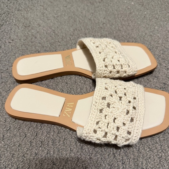Zara Women's Crochet Sandals in Cream - Picture 3 of 4